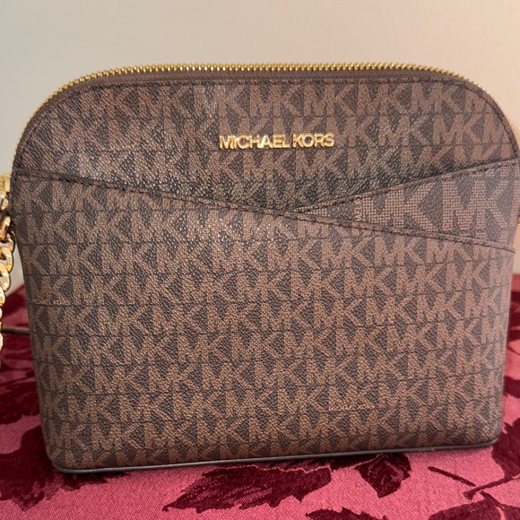 Michael Kors Jet Set Dome Crossbody • MK Signature Brown - Picture 8 of 11